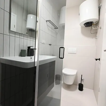 Pensionat House Grisia 33