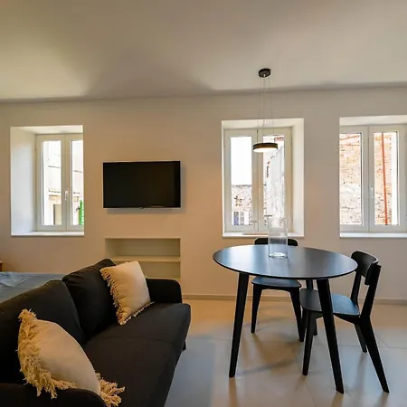 House Grisia 33 Pensionat *