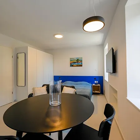 House Grisia 33 Gasthuis