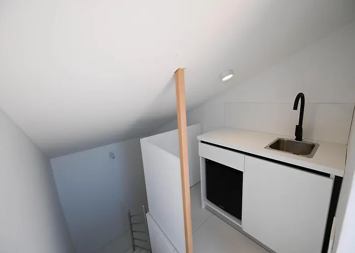 House Grisia 33 3*
