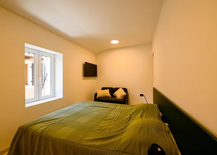House Grisia 33 Πανσιόν 3*