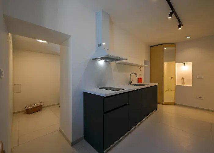 Πανσιόν House Grisia 33 3*